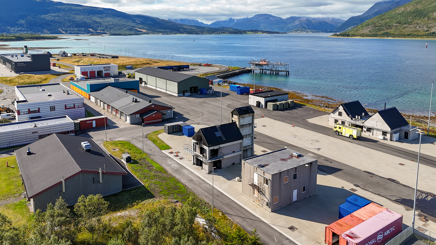 Oversiktsbilde av et øvingsfelt som brukes til kalde og varme røykdykk. 