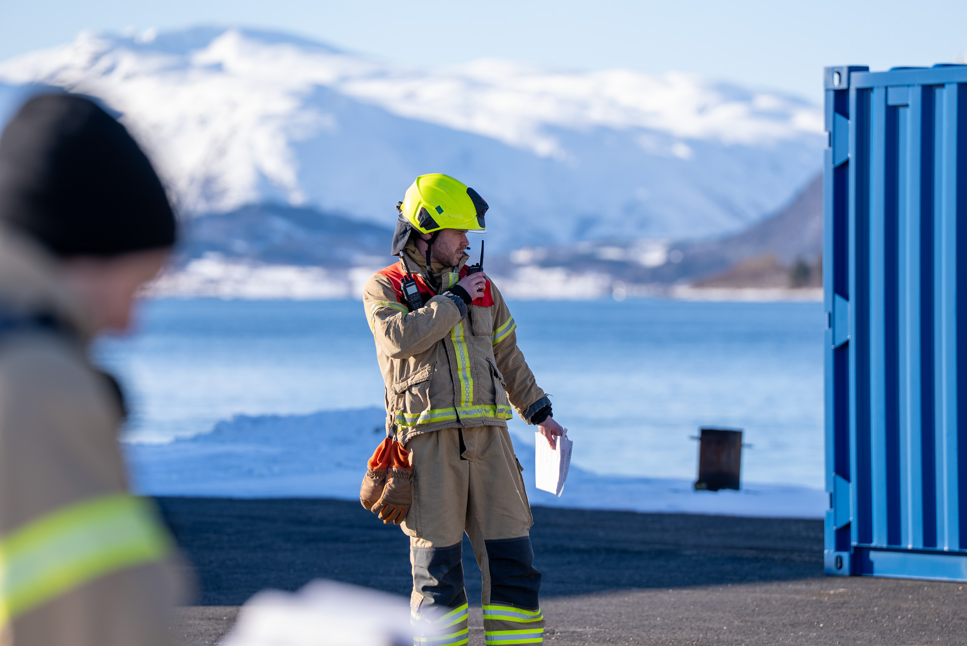 Utrykningsleder prater over sambandet